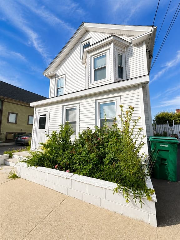 209 Fayette St, Lynn MA 01902 photo 2