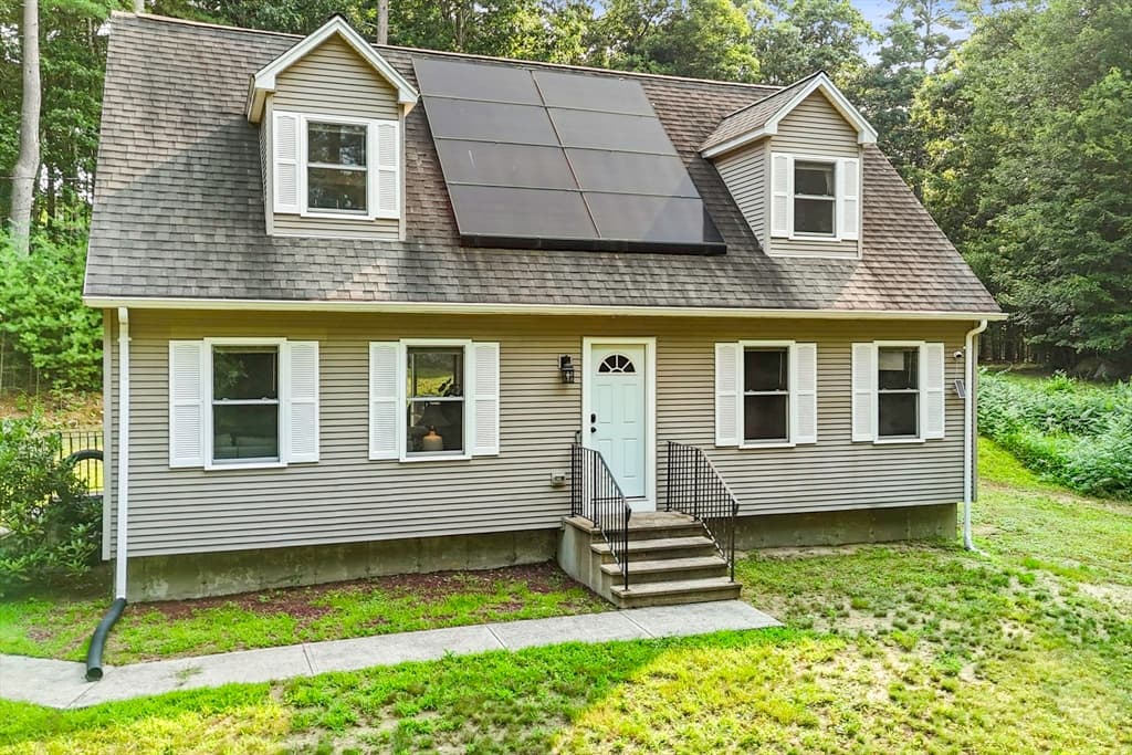 Single Family Residence at 1 Lakeshore Dr, Monson MA 01057, Monson, photo 2 of 38