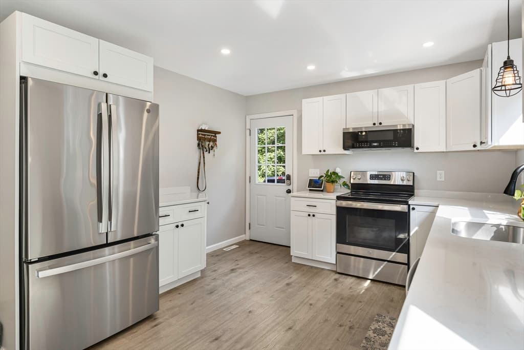 Single Family Residence at 1 Lakeshore Dr, Monson MA 01057, Monson, photo 6 of 38