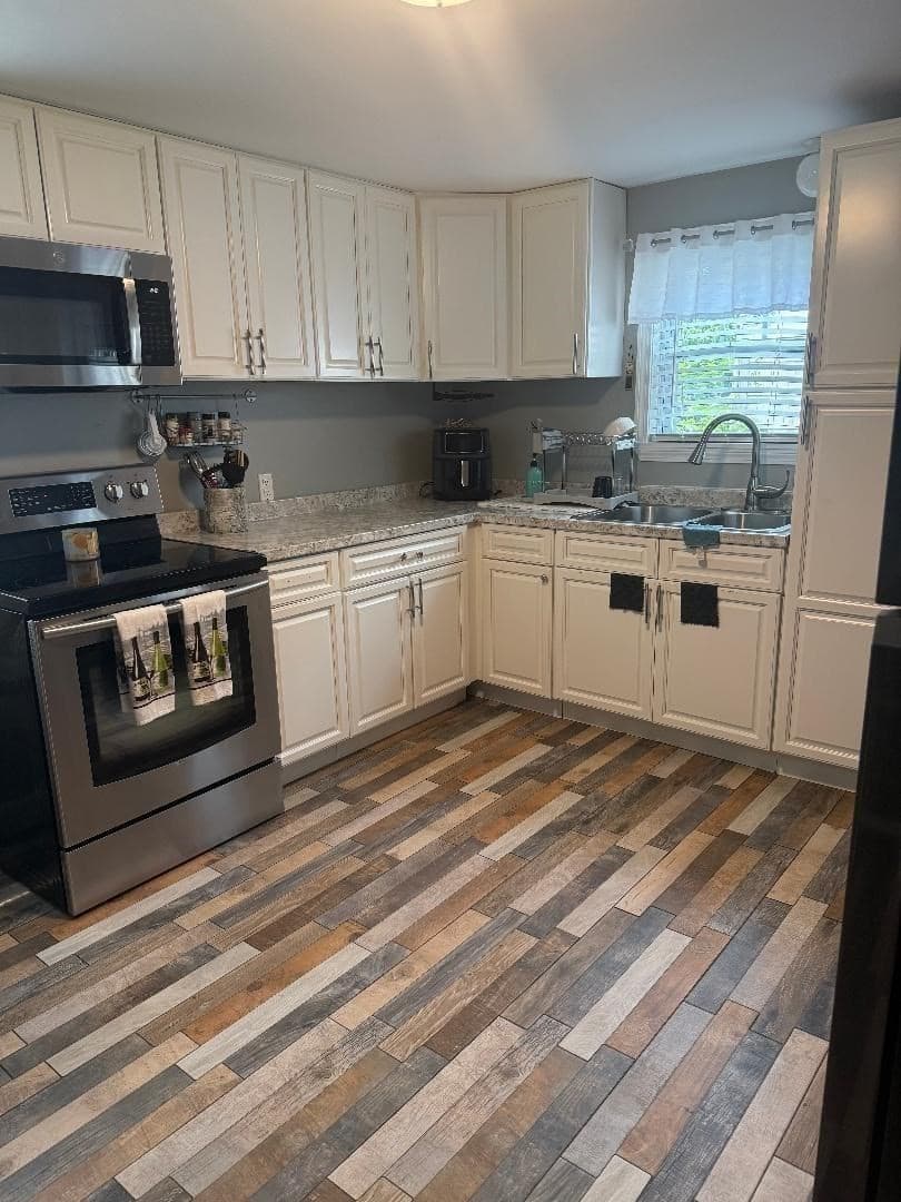 Single Family Residence at 66 Powell Ave, Springfield MA 01119, Springfield, photo 10 of 31