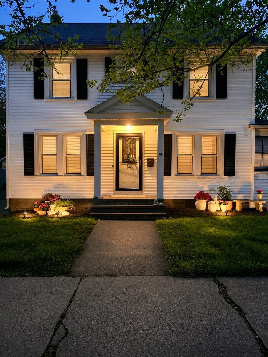 14 Castle St, Springfield MA 01118