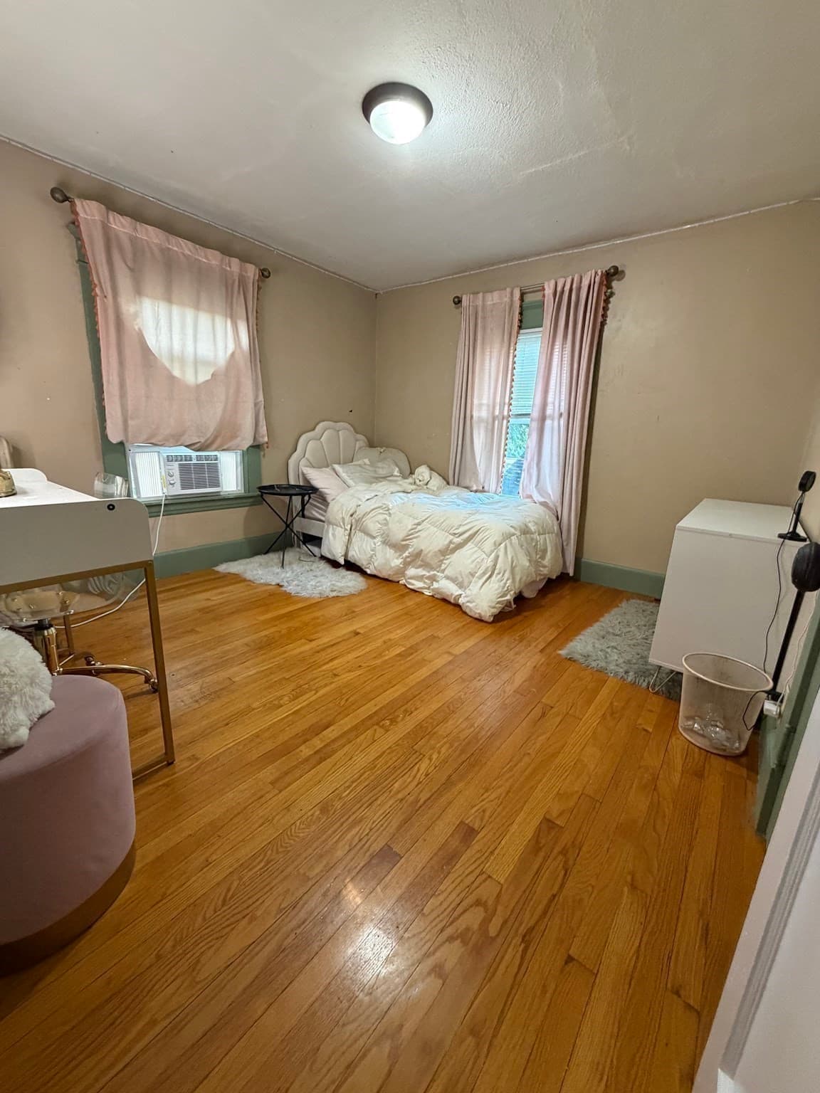 Single Family Residence at 14 Castle St, Springfield MA 01118, Springfield, photo 14 of 17