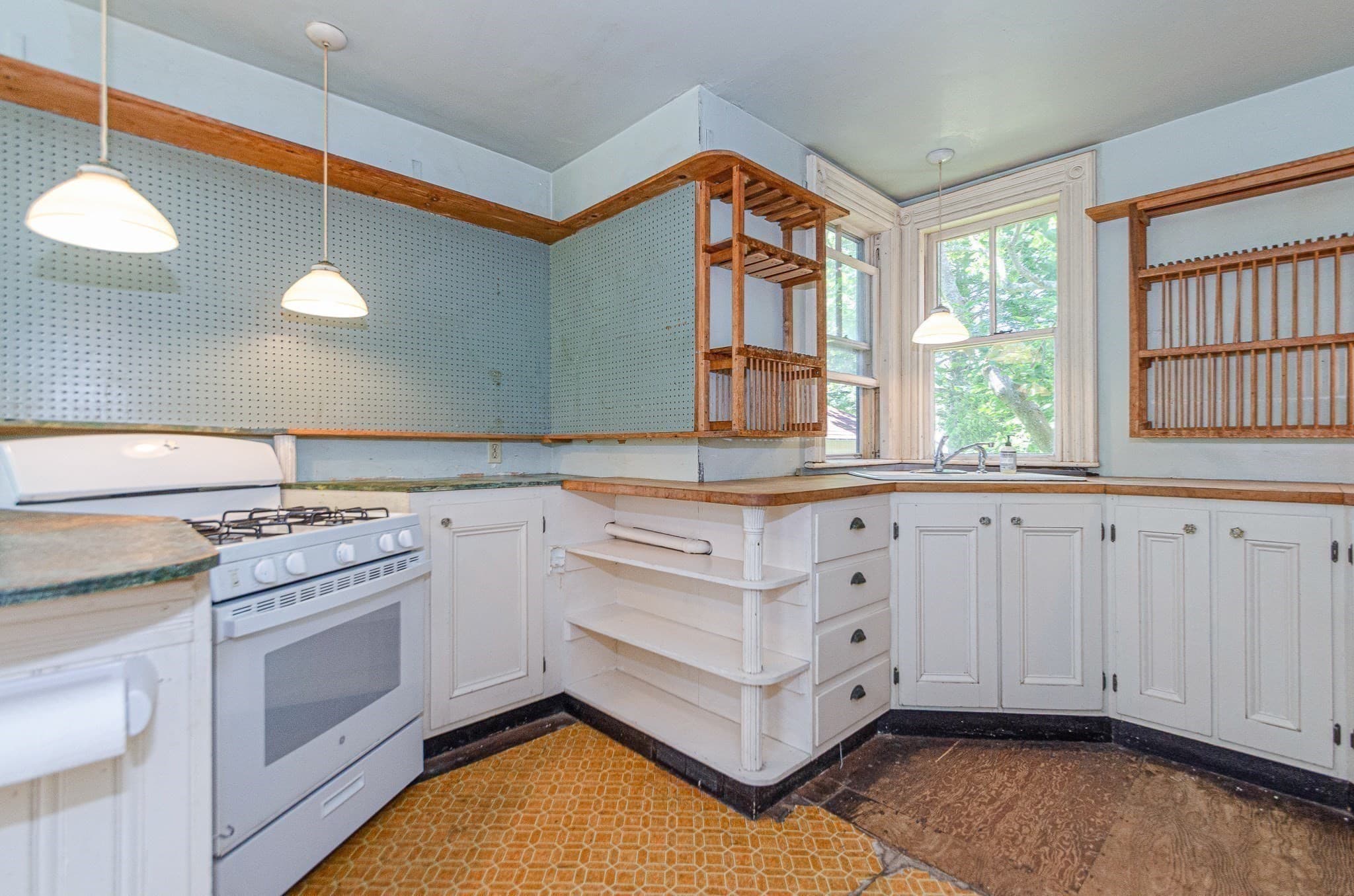 Multi Family at 43 Main St, Mattapoisett MA 02739, photo 15 of 42