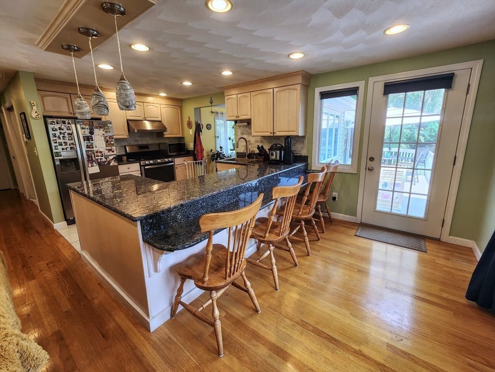 4 Amherst St, Billerica MA 01862 photo 4