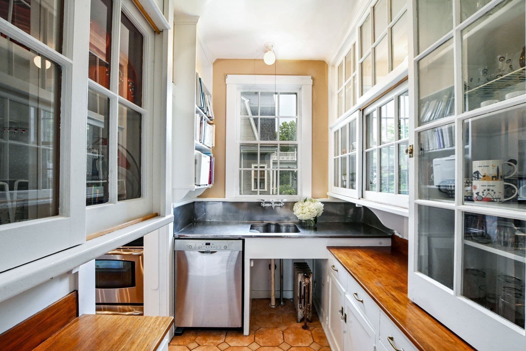 Single Family Residence at 47 Moreland Ter, New Bedford MA 02740, New Bedford, photo 13 of 42