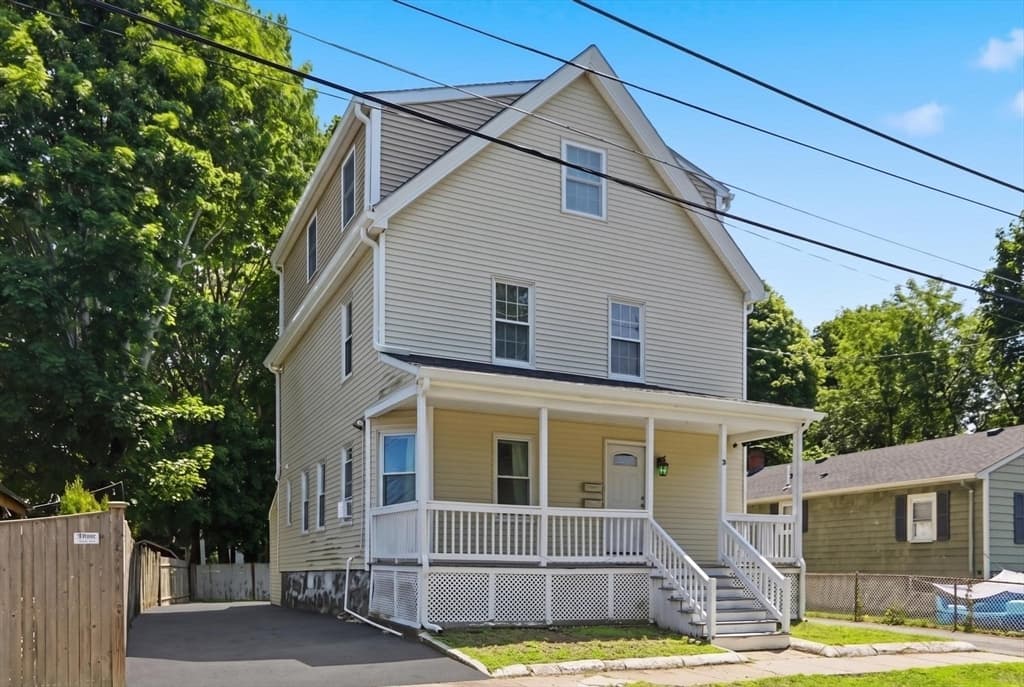 26 Calumet St, Peabody MA 01960 photo 2