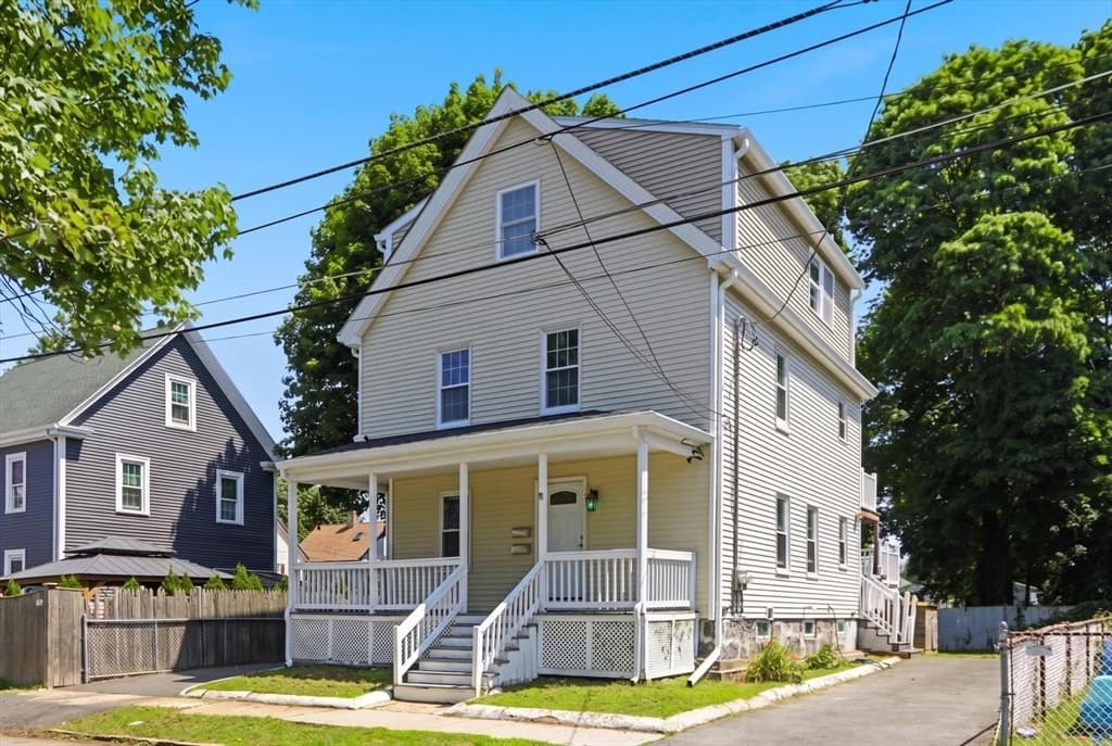26 Calumet St, Peabody MA 01960 photo 3
