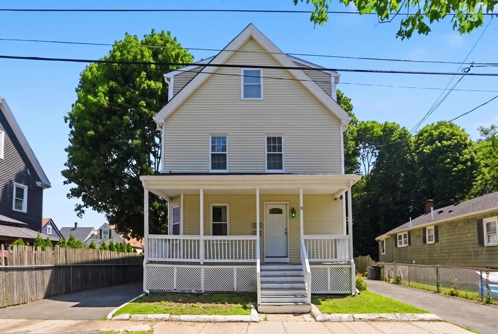 26 Calumet St, Peabody MA 01960