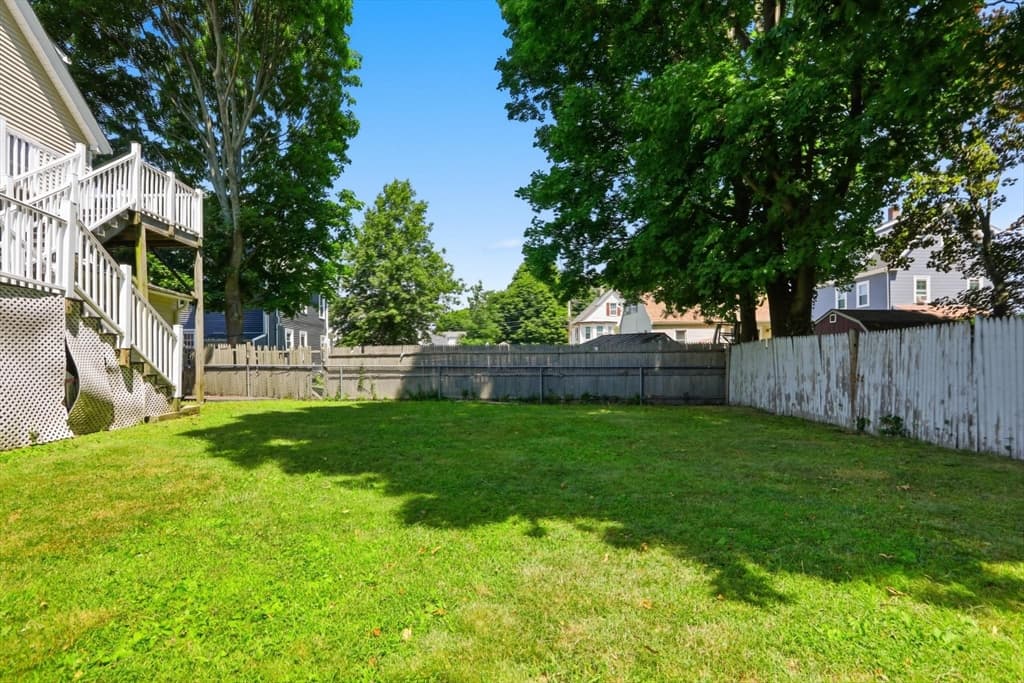26 Calumet St, Peabody MA 01960 photo 9
