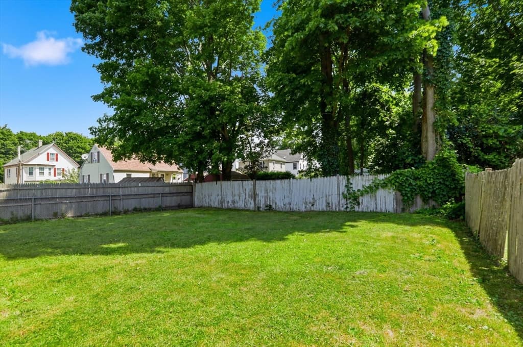 26 Calumet St, Peabody MA 01960 photo 8