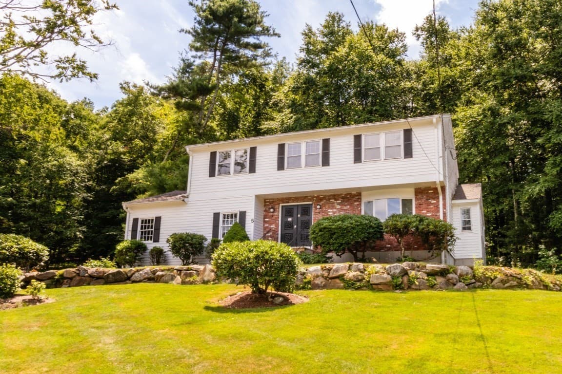 Single Family Residence at 5 Tomkins Ln, Framingham MA 01702, photo 2 of 37