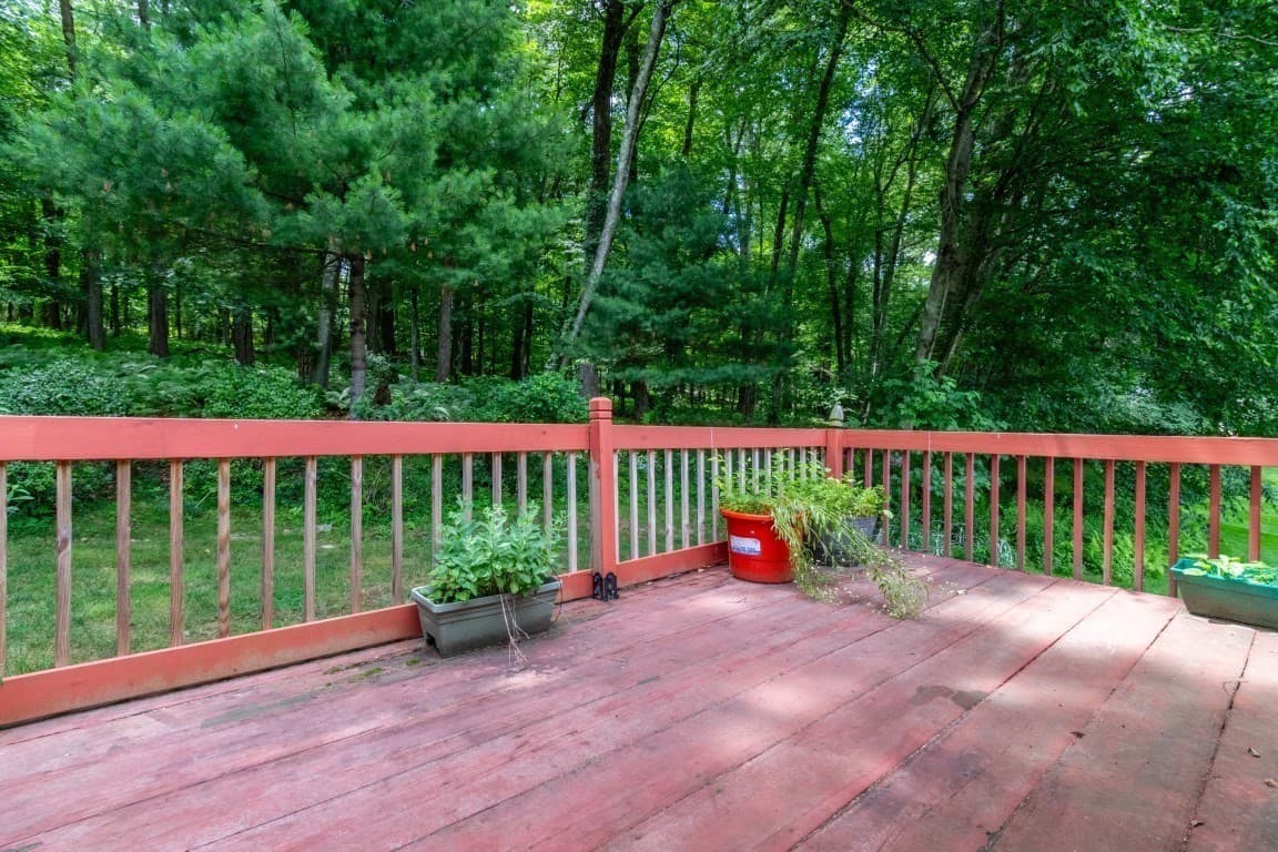 Single Family Residence at 5 Tomkins Ln, Framingham MA 01702, photo 13 of 37