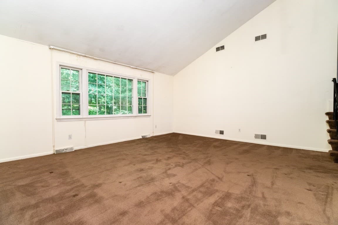 Single Family Residence at 5 Tomkins Ln, Framingham MA 01702, photo 26 of 37