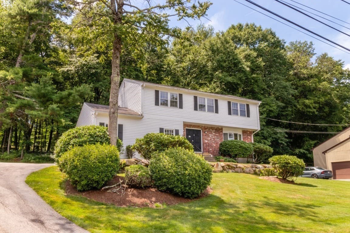 Single Family Residence at 5 Tomkins Ln, Framingham MA 01702, photo 3 of 37