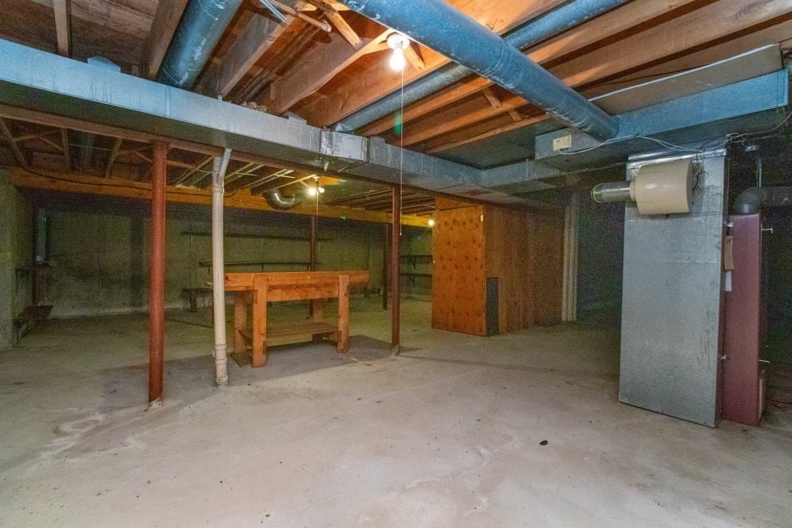 Single Family Residence at 5 Tomkins Ln, Framingham MA 01702, photo 34 of 37
