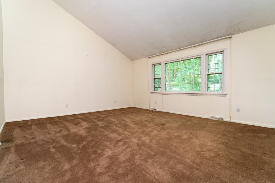 Single Family Residence at 5 Tomkins Ln, Framingham MA 01702, photo 25 of 37