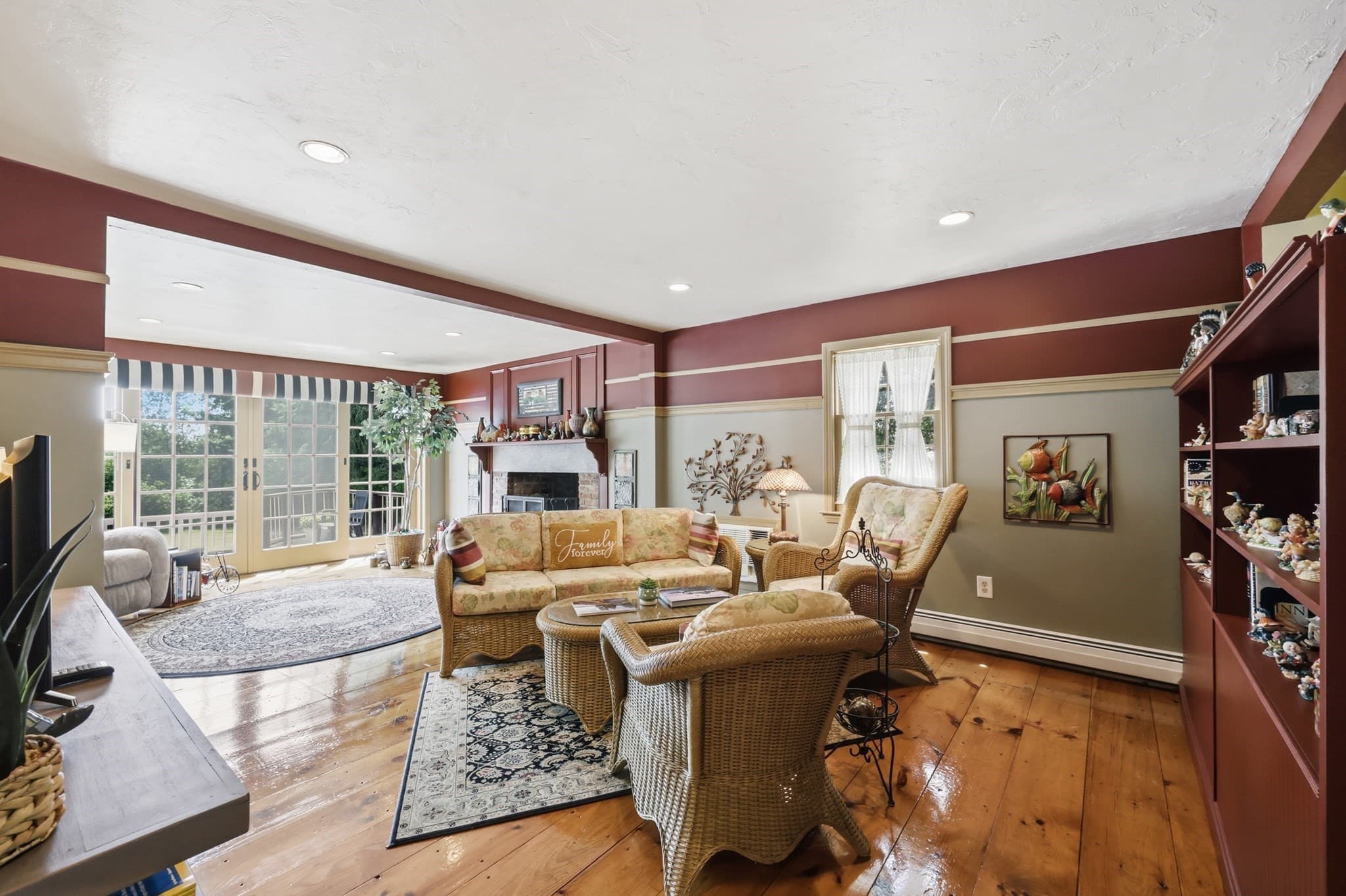 Single Family Residence at 11 Betty, Auburn MA 01501, Auburn, photo 8 of 42