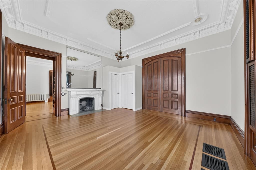 Condominium at 533 Locust St # 4, Fall River MA 02720, photo 13 of 19