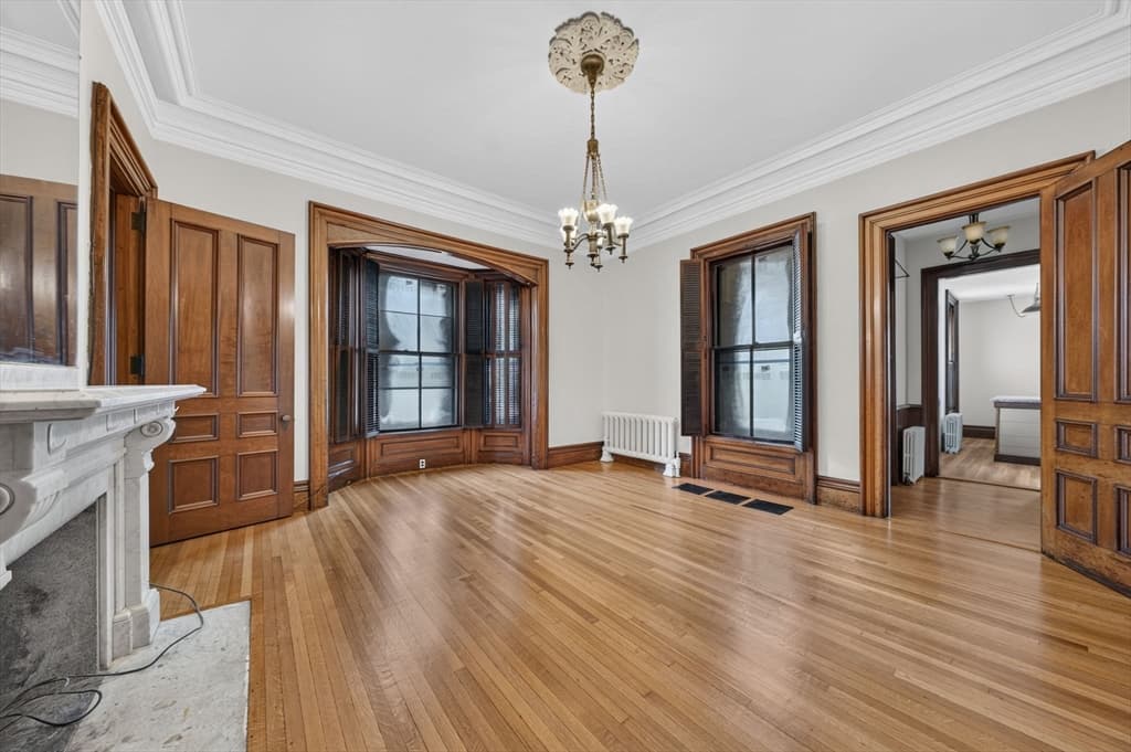 Condominium at 533 Locust St # 4, Fall River MA 02720, photo 3 of 19