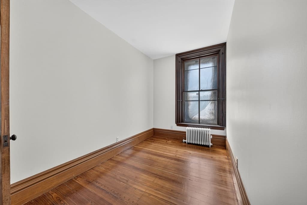 Condominium at 533 Locust St # 4, Fall River MA 02720, photo 15 of 19