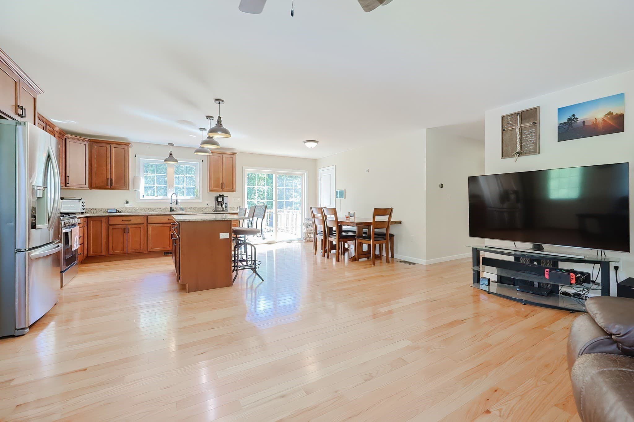 Single Family Residence at 30 Town Farm Rd, North Brookfield MA 01535, North Brookfield, photo 6 of 39