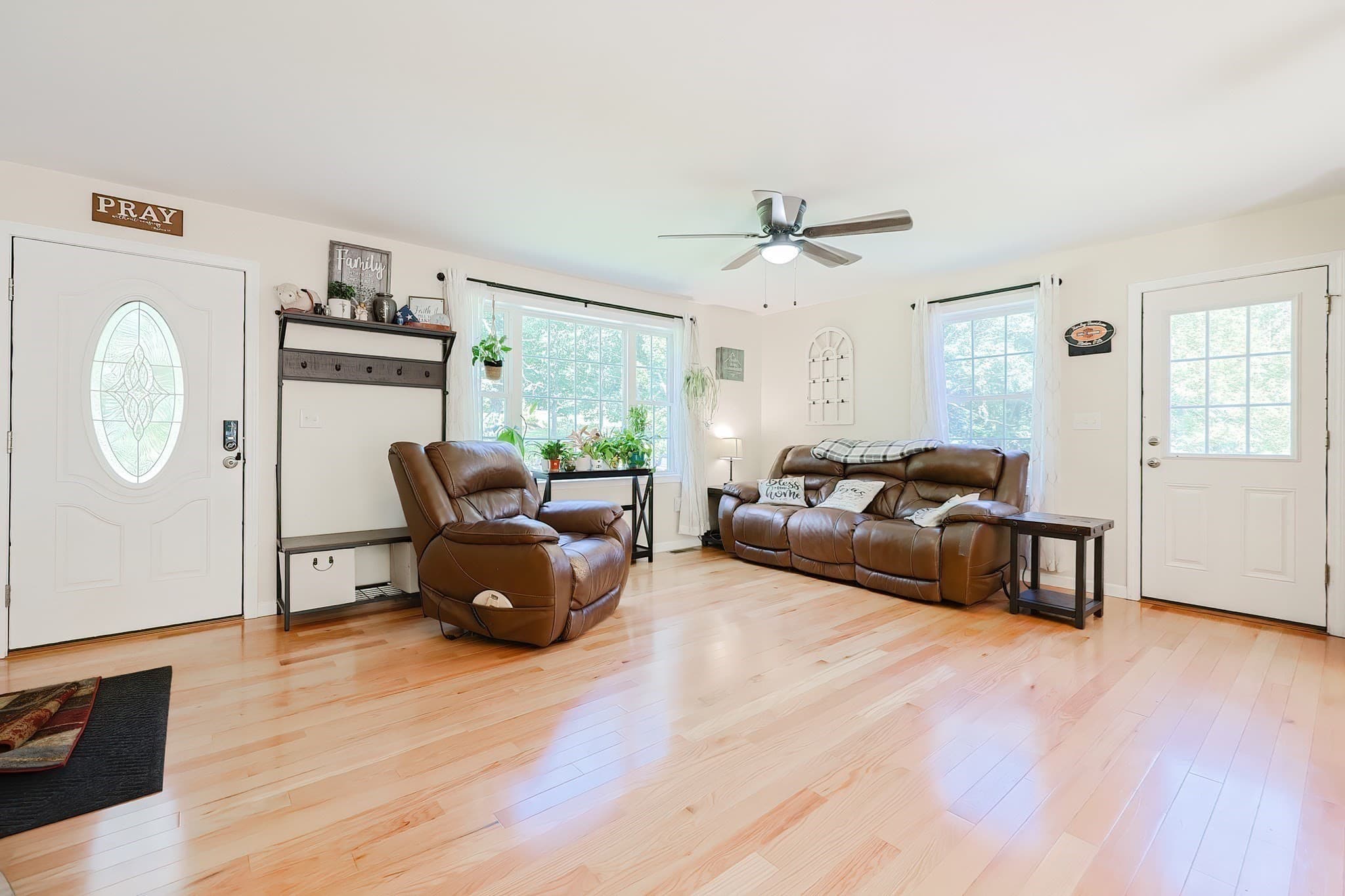 Single Family Residence at 30 Town Farm Rd, North Brookfield MA 01535, North Brookfield, photo 4 of 39