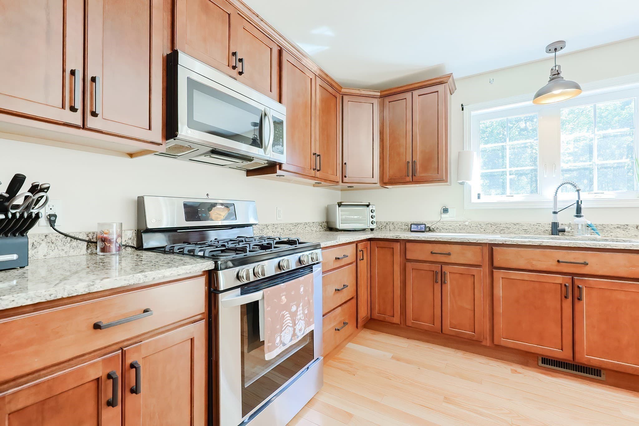 Single Family Residence at 30 Town Farm Rd, North Brookfield MA 01535, North Brookfield, photo 8 of 39