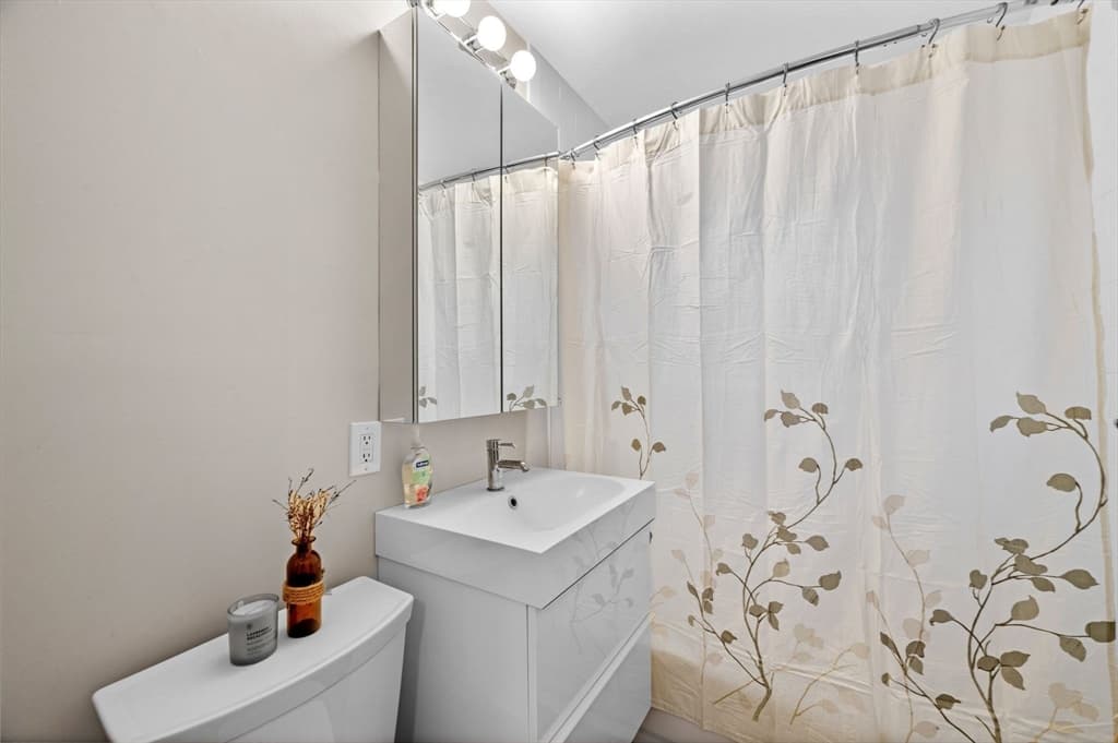 Condominium at 4 Robinwood Avenue # 6, Boston MA 02130, Boston, photo 16 of 33