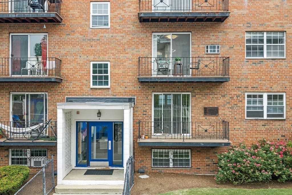 Condominium at 4 Robinwood Avenue # 6, Boston MA 02130, Boston, photo 30 of 33