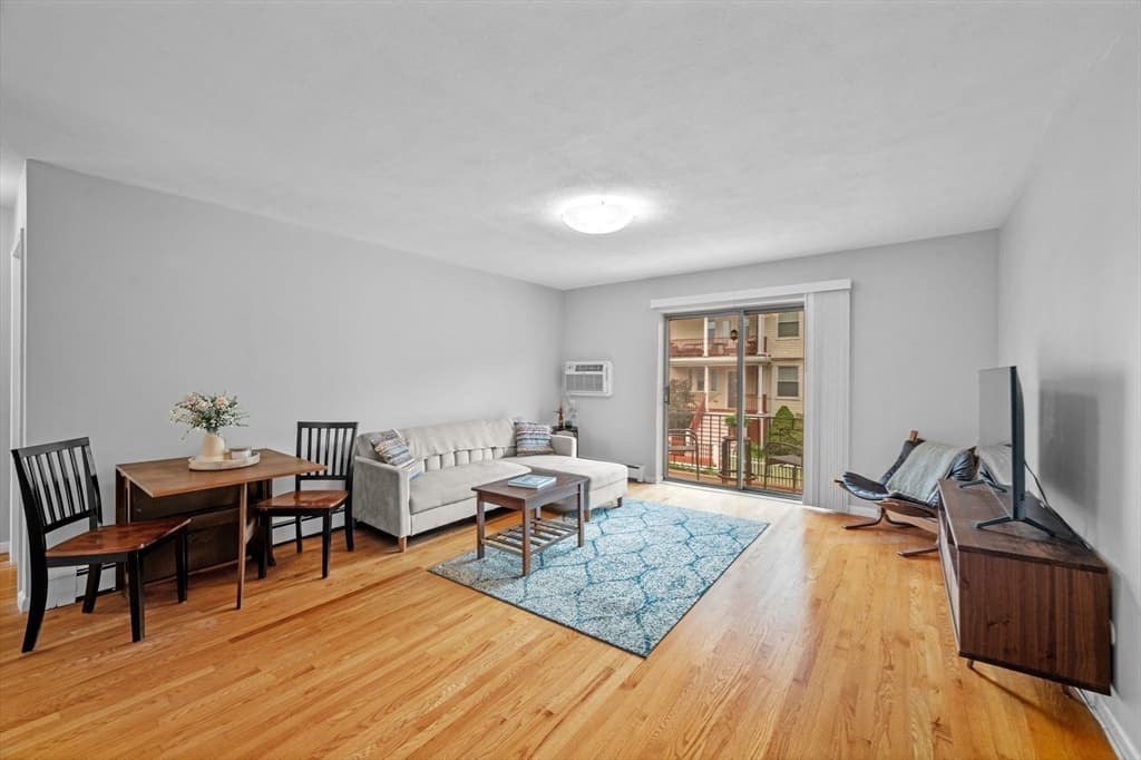 Condominium at 4 Robinwood Avenue # 6, Boston MA 02130, Boston, photo 11 of 33
