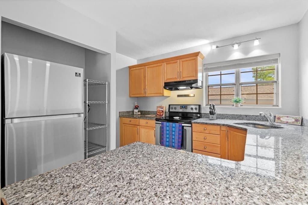 Condominium at 4 Robinwood Avenue # 6, Boston MA 02130, Boston, photo 8 of 33