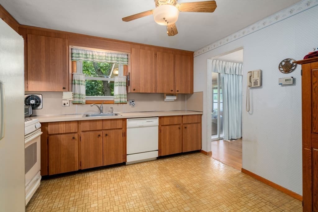 6 Gallagher Drive, Randolph MA 02368 photo 8