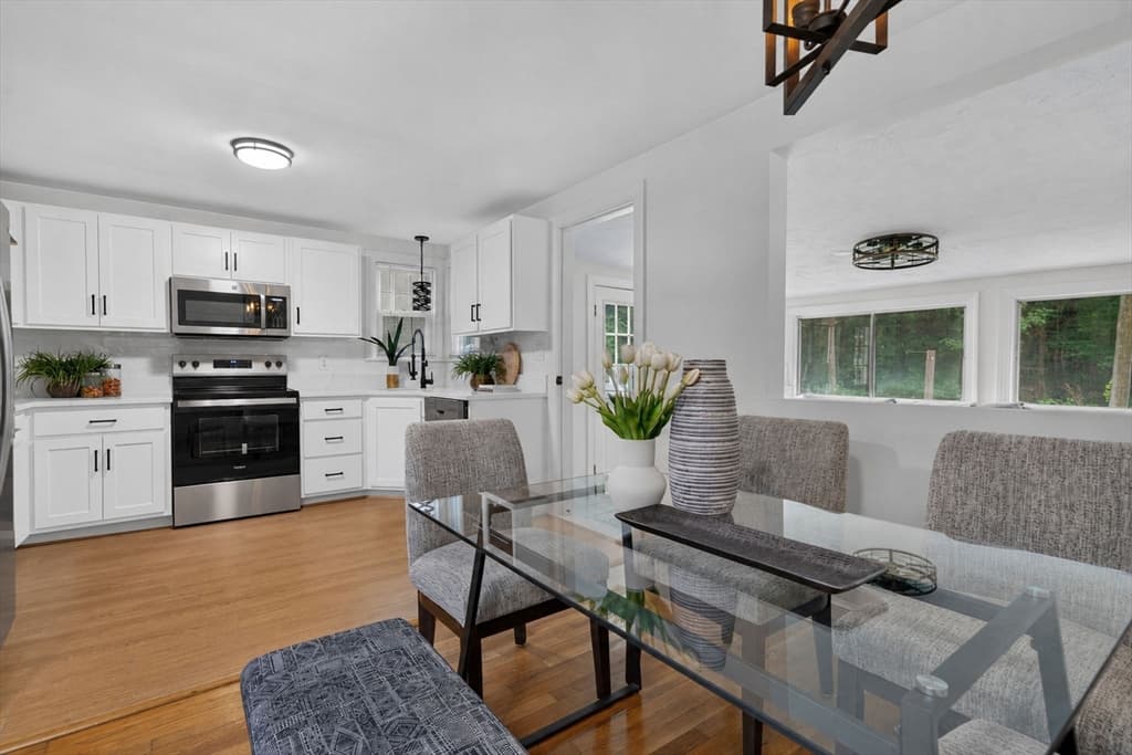 47 Southville Rd, Southborough MA 01772 photo 2