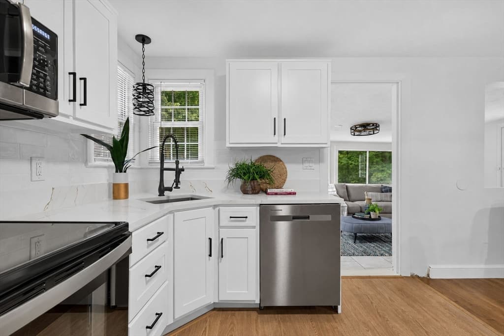 47 Southville Rd, Southborough MA 01772 photo 6
