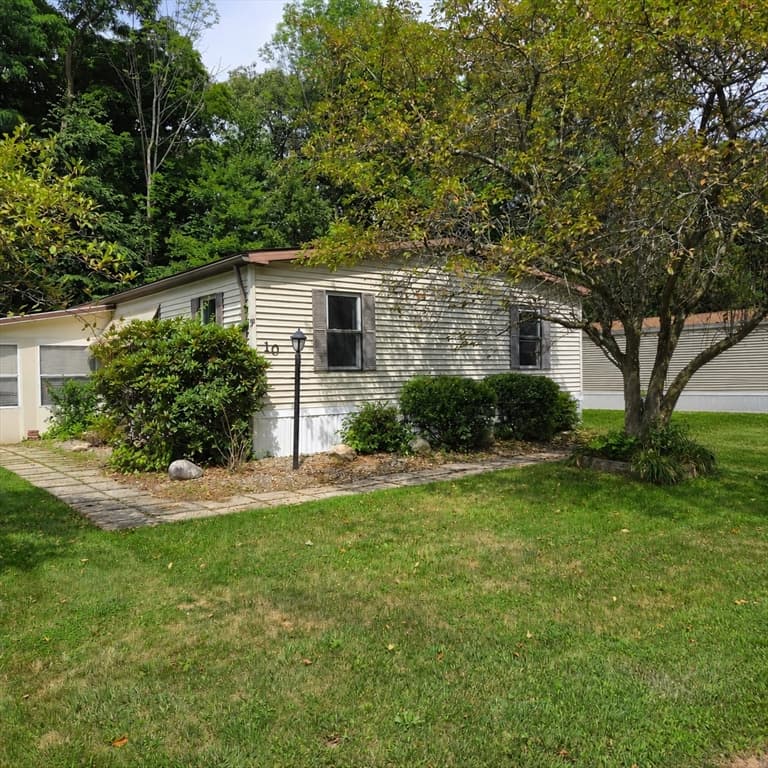 10 Clayton Drive, West Springfield MA 01089 photo 23