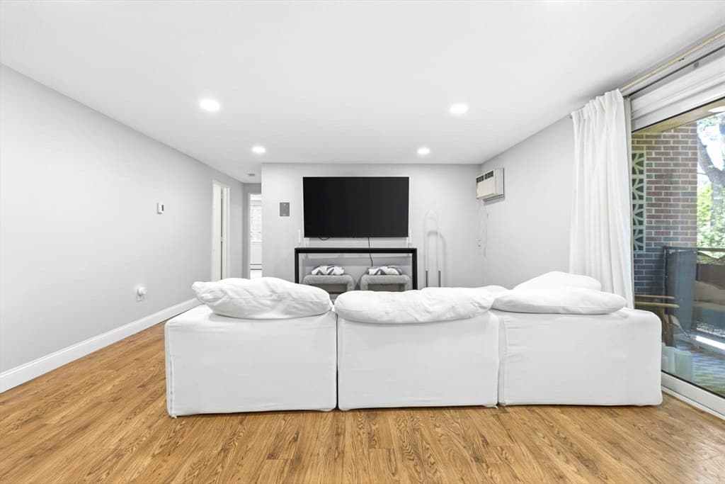 206 Rock St # M7, Norwood MA 02062 photo 5