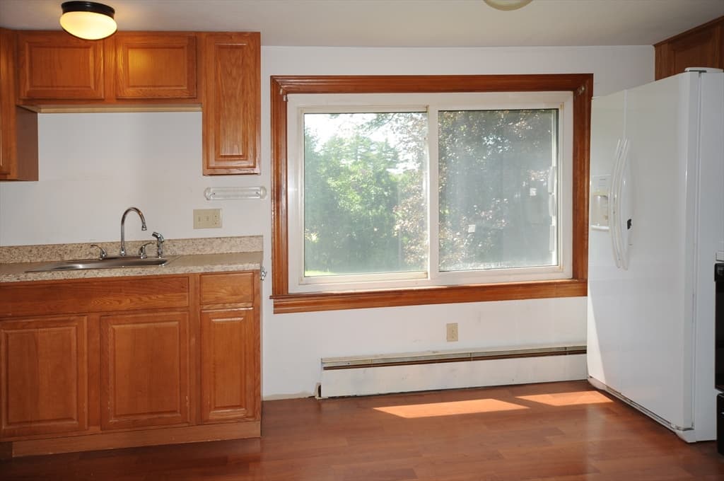 28 Pleasant St, Hanson MA 02341 photo 5