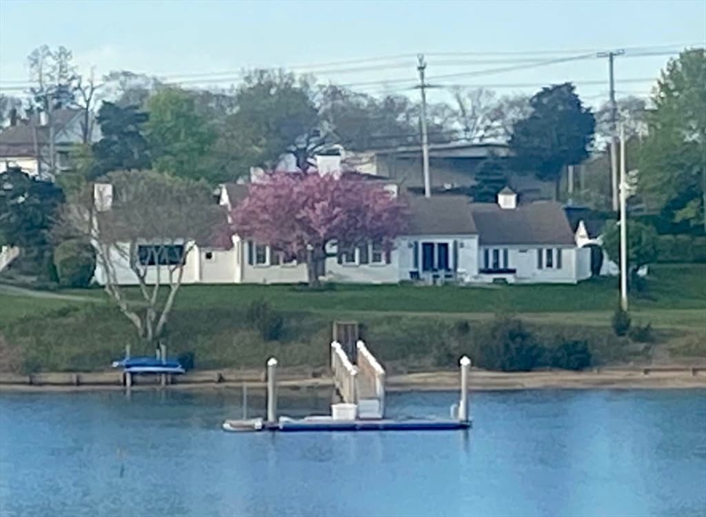 4 Onset Avenue, Wareham MA 02532