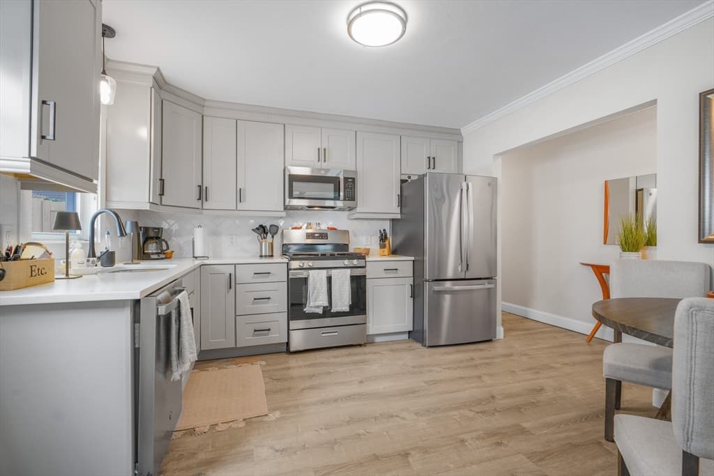 381 Wood St, Bristol RI 02809 photo 10