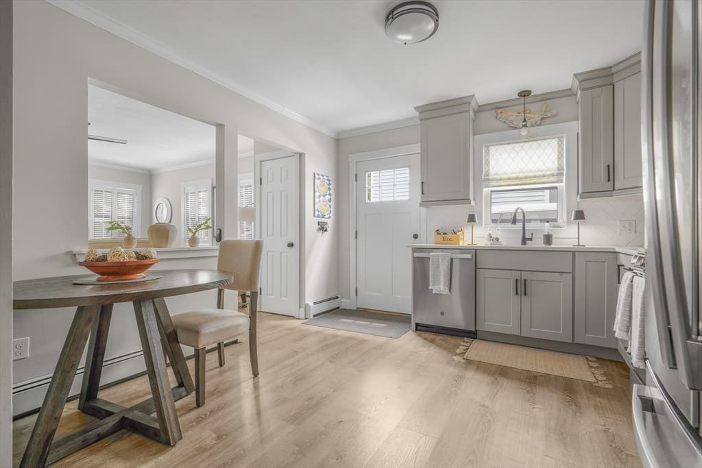 381 Wood St, Bristol RI 02809 photo 11