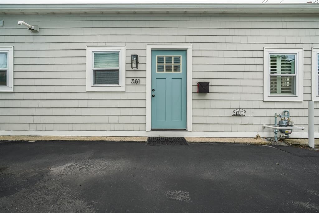 381 Wood St, Bristol RI 02809 photo 4