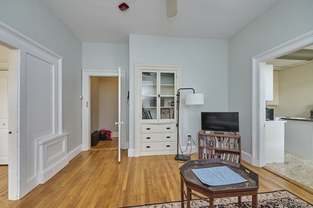 408-410 Crescent St, Waltham MA 02453 photo 19