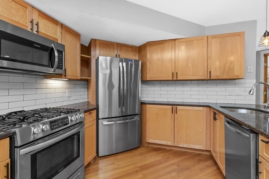 40 Baxter St # 7, Boston MA 02127 photo 3