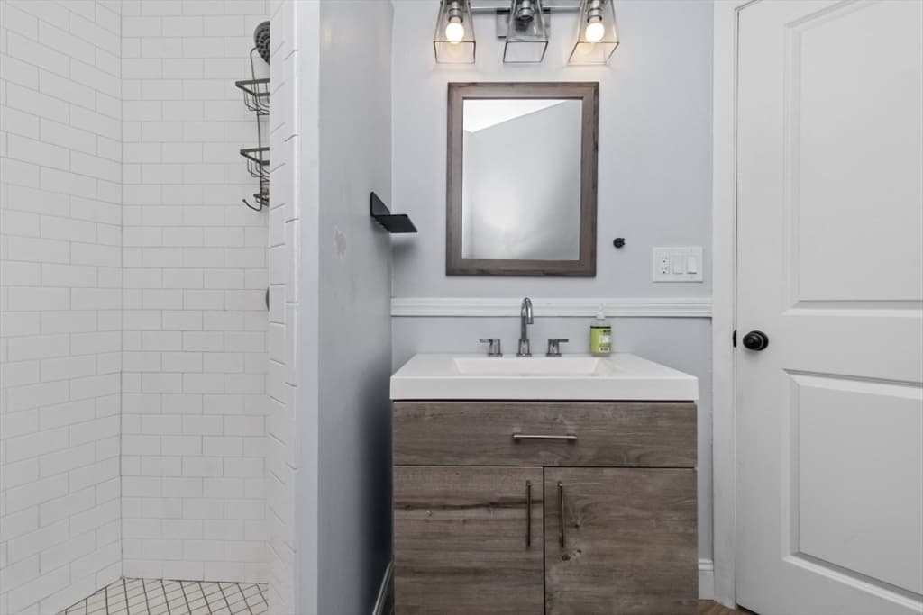 40 Baxter St # 7, Boston MA 02127 photo 15