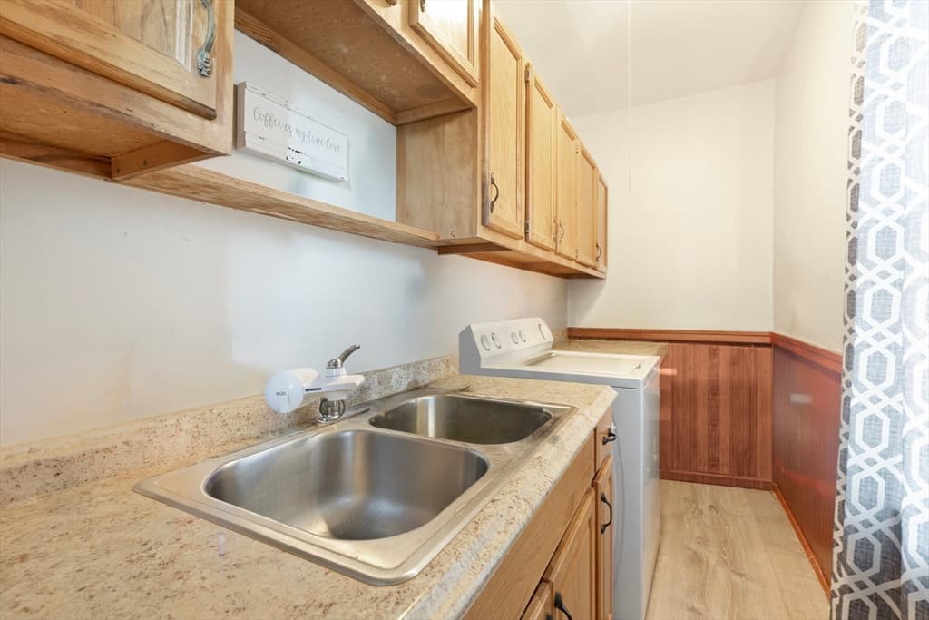 42 Adams St, Worcester MA 01604 photo 7