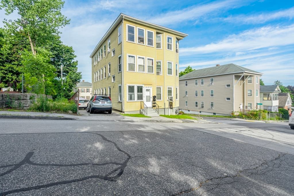 42 Adams St, Worcester MA 01604 photo 3