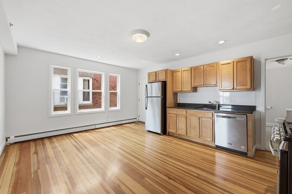 Condominium at 41 Harbor St # 4, Salem MA 01970, Salem, photo 2 of 39