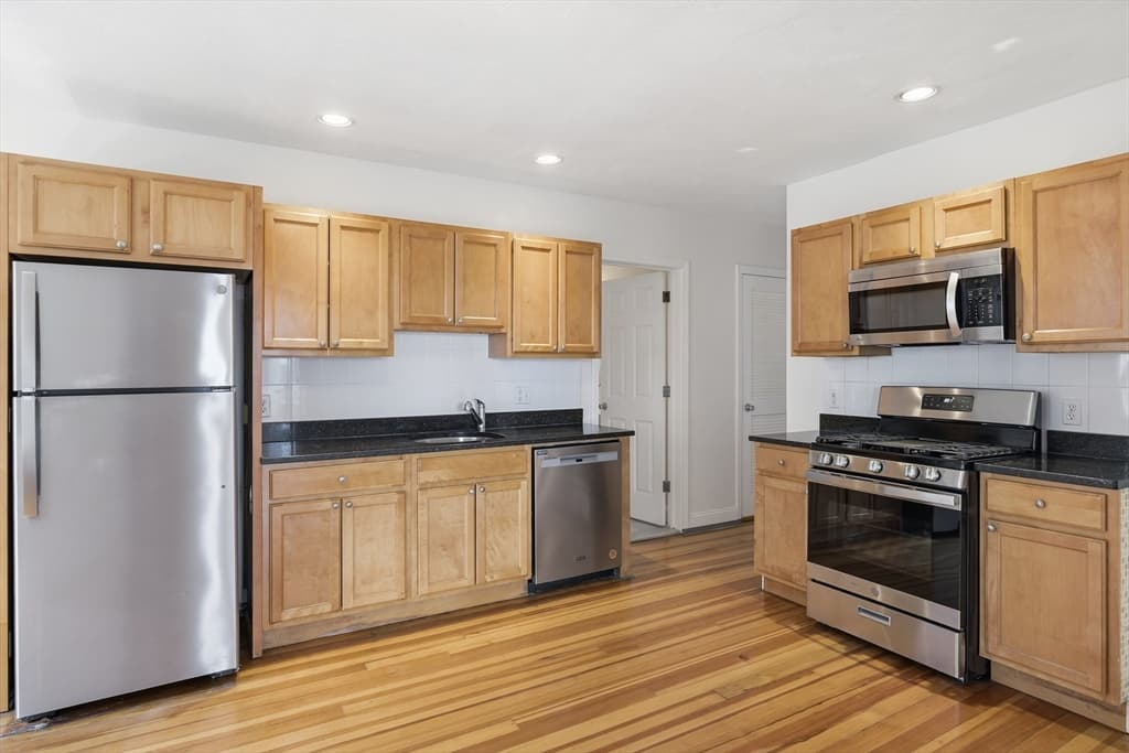 41 Harbor St # 4, Salem MA 01970