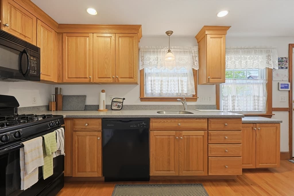 10 Meyer St, Boston MA 02131 photo 6