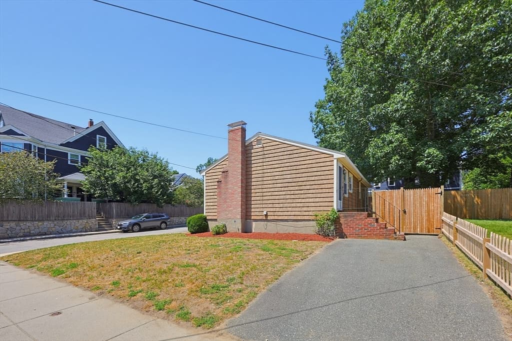 10 Meyer St, Boston MA 02131 photo 5